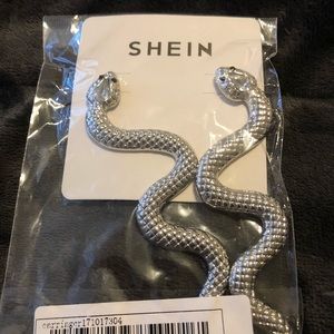 Snake metallic silver long earrings NWT